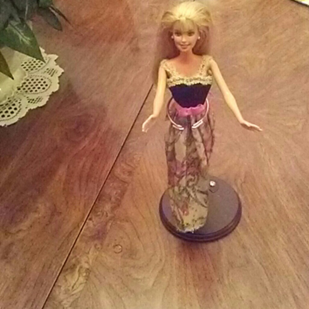 Barbie doll 1998 mattel